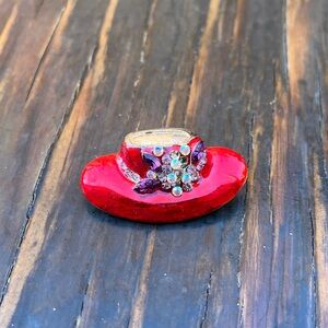 5/$25 💘 Vintage Fun Sparkly Red Hat Pin/Brooch